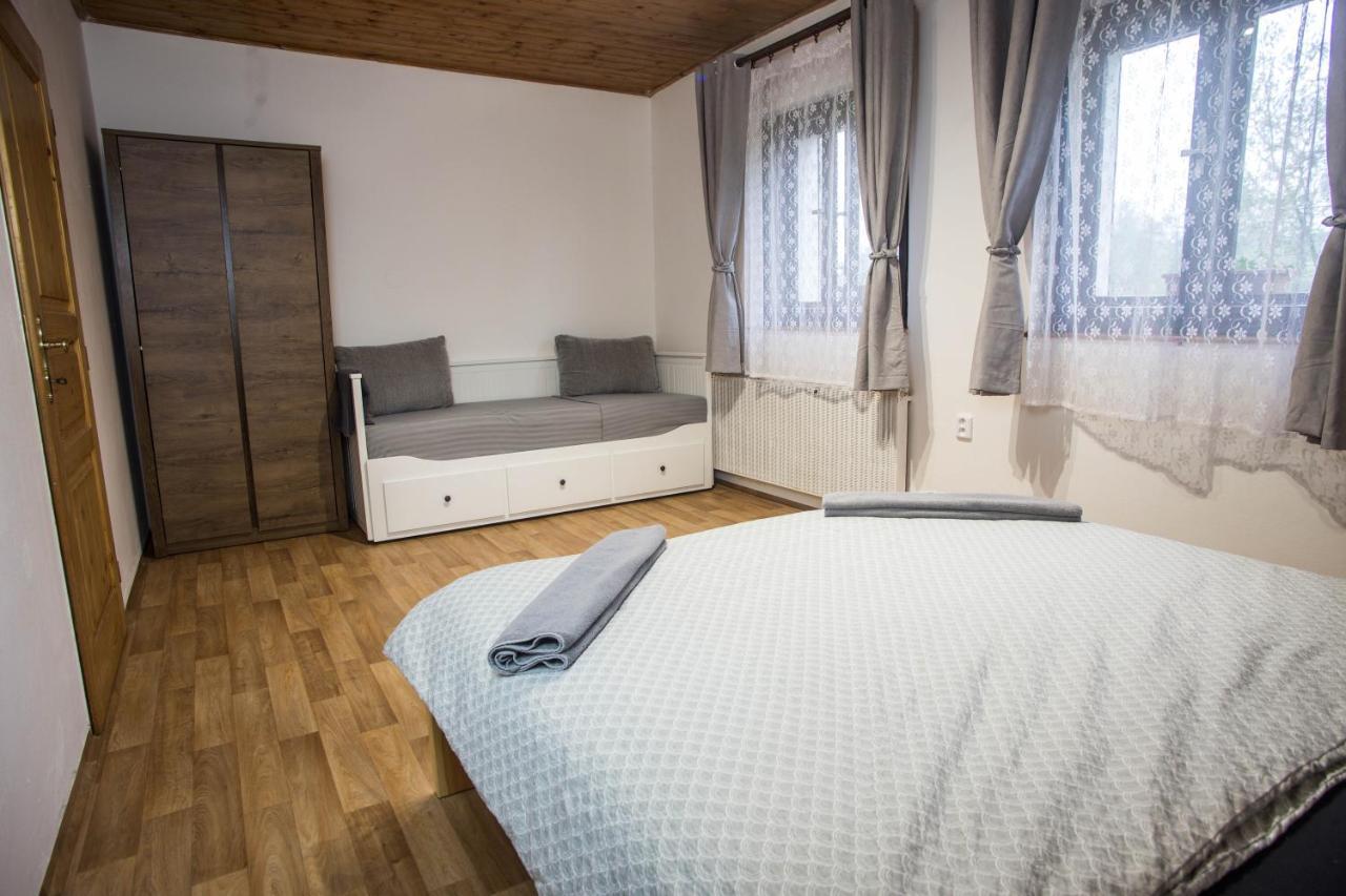 Apartmany Ve Mlejne Cachrov Exterior photo