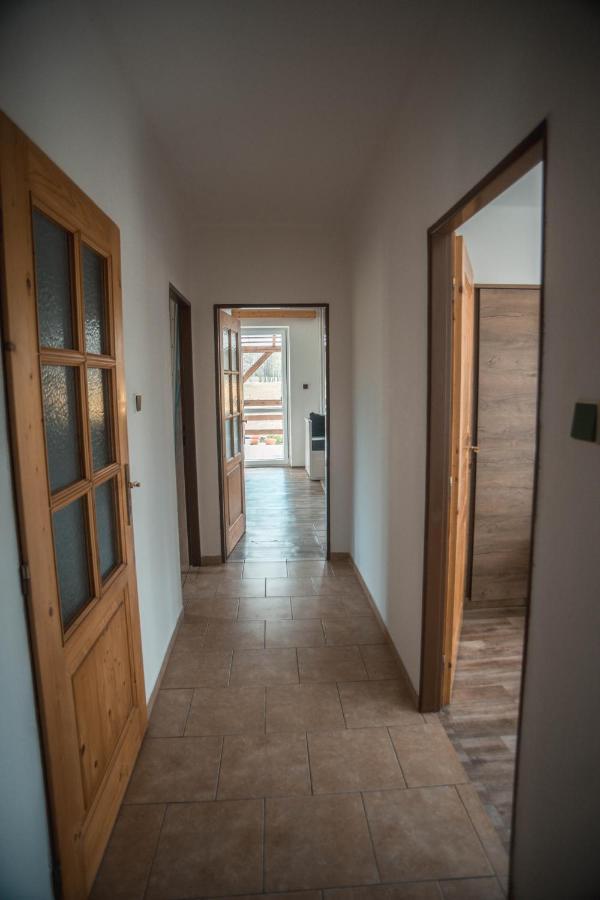 Apartmany Ve Mlejne Cachrov Exterior photo