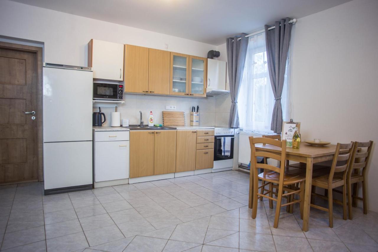 Apartmany Ve Mlejne Cachrov Exterior photo