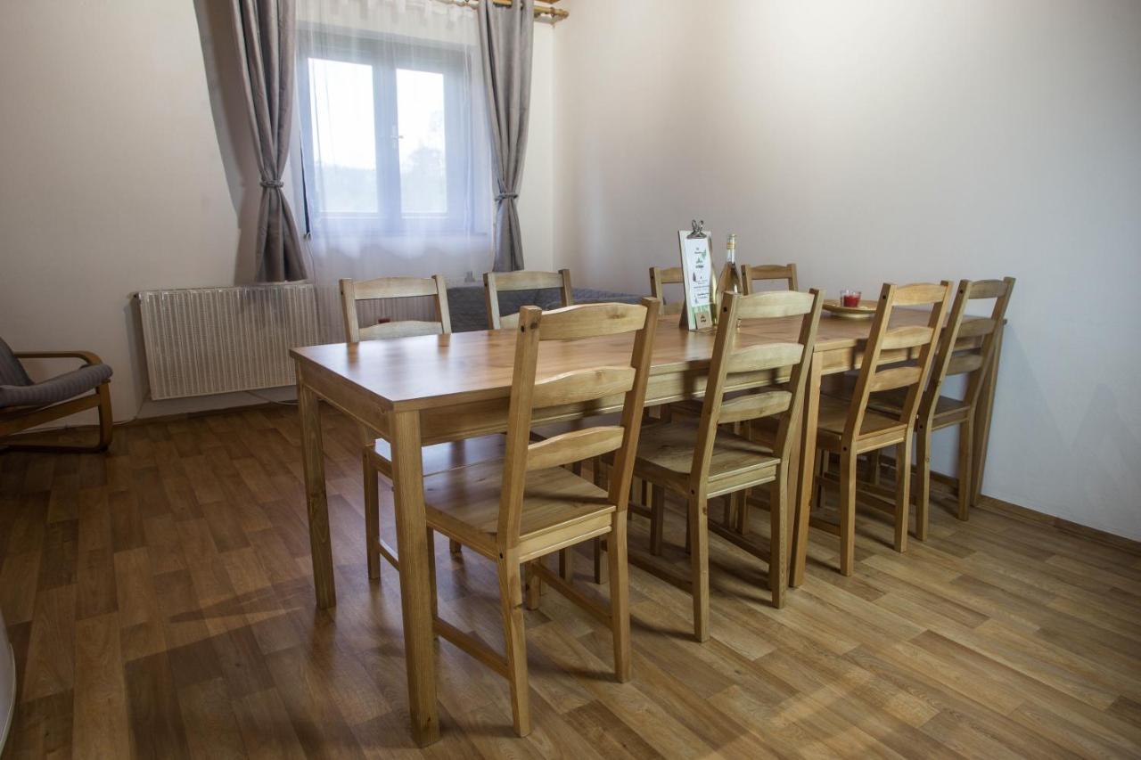 Apartmany Ve Mlejne Cachrov Exterior photo