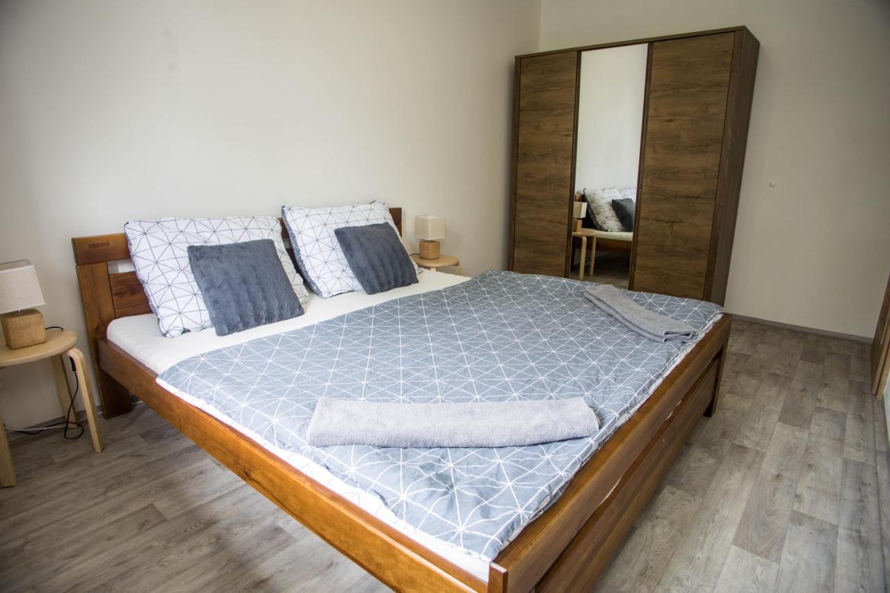 Apartmany Ve Mlejne Cachrov Exterior photo