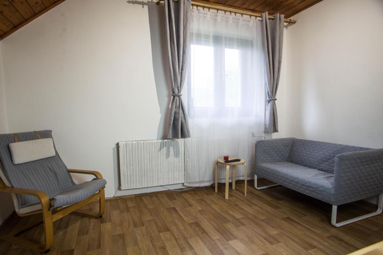 Apartmany Ve Mlejne Cachrov Exterior photo